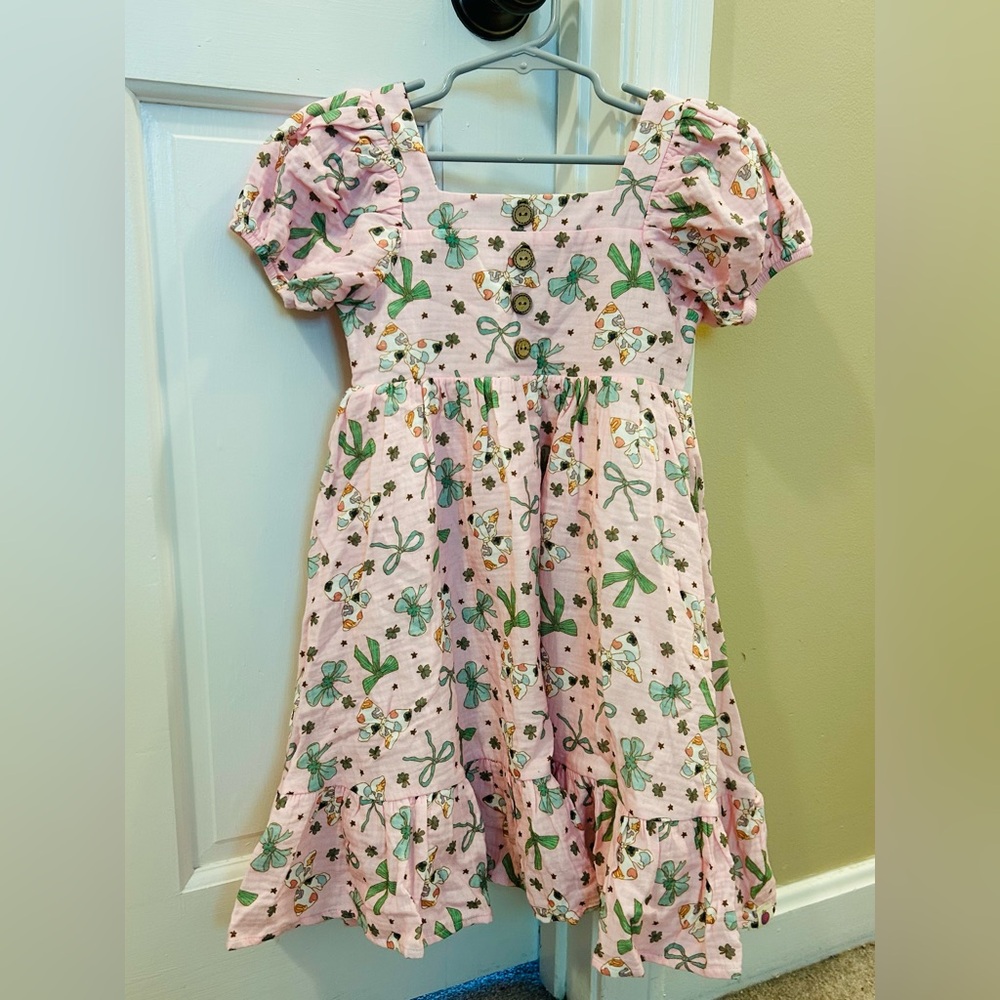 cheeky plum Pink Floral Puff-Sleeve Dress with Green Bow Print